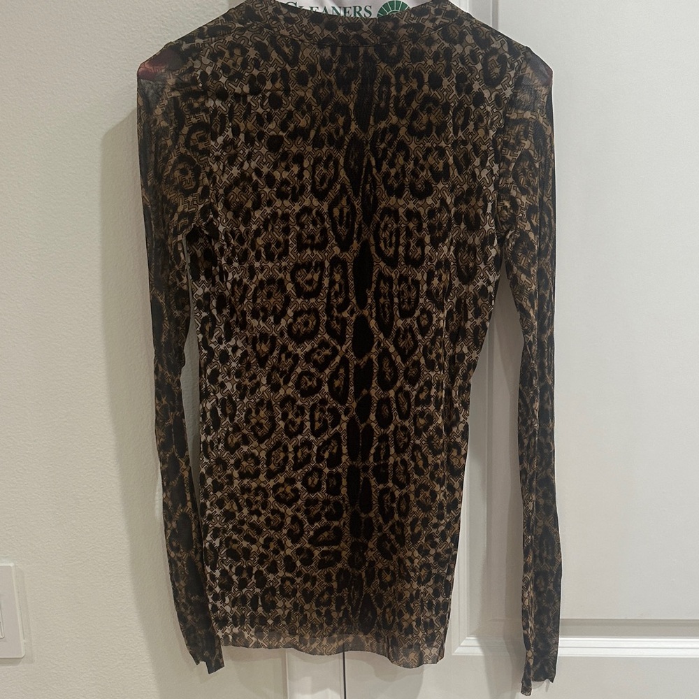 Fuzzi Leopard Print V-Neck Blouse - Picture 4 of 5